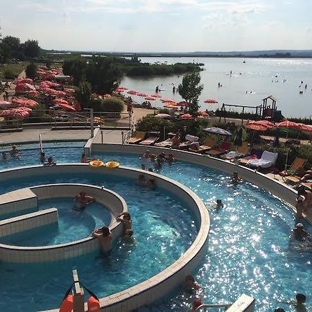 Vizparti Wellness Apartman Velence Apartment Bagian luar foto